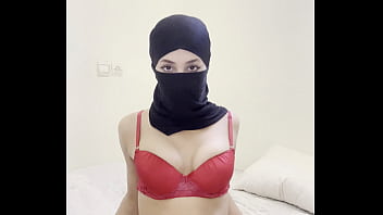 Gadis Muslimah Berkerudung Arab Menggoda Dirinya, Jari-jari Menggila Di Klitoris, Fantasi Erotis Yang Menggairahkan