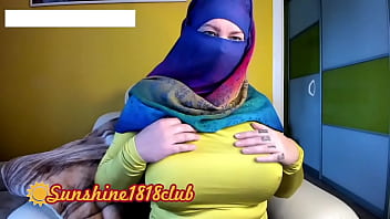 Gadis Muslim Berhijab Arab Dengan Payudara Besar Terekam Kamera Tanggal 2 November