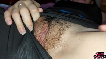 Adik Tiriku Yang Seksi Dari India Dalam Celana Ketat Memperlihatkan Kemolekannya Padaku