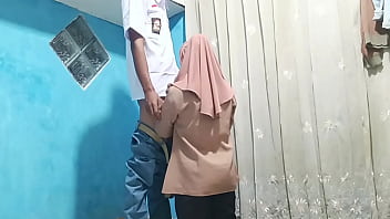 Murid Menggoda Guru Cantik Dengan Rayuan Panas Seusai Jam Pelajaran