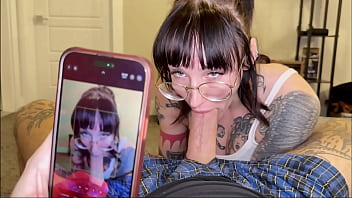 Kakak Dan Adik Tiri Temukan Foto Mesra Orang Tua Tirinya, Lalu Mereka Tiru Dengan Lebih Hot Dan Liar