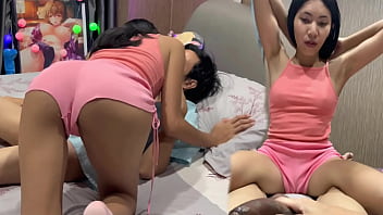 Kakak Tiriku Yang Hot Memuaskan Nafsu Gila-gilaan, Dia Malah Rela Kubikin Video Panasnya!