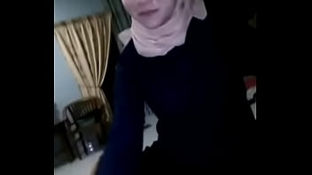 Jilbab Seksi Yang Menggoda Dan Memantul Menggairahkan