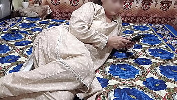 Gadis Pakistan Dihardiki Keras Dari Belakang Oleh Bos Arabnya Dengan Audio Hindi, Tante Desi Beraksi