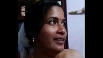 Bidadari Seksi Desi Yang Menggoda