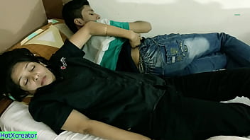 Berbagi Ranjang Dengan Kakak Tiri! Bercinta Panas Menggoda Dengan Suara Hindi Yang Membuat Bergairah