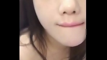 Gadis Cina Muda Mengisap Kontol Dengan Gaya Mesum