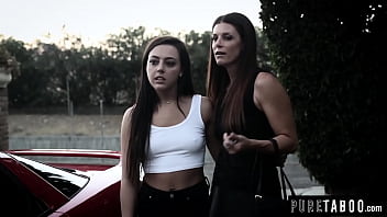 Indahnya Malam Tiga Sejoli: India Summer Dan Dua Adik Tiri Yang Menggoda