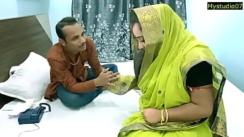 Istri Seksi India Butuh Uang Untuk Pengobatan Suami! Video Pribadi Ranjang Panas