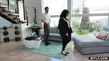 Milf Arab Menggila Rindu Diterjang Kontol Muda – Kylie Kingston