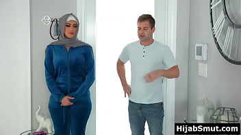 Gadis Muslimah Perawan Digoyang Tetangga Sampai Meraung-raung