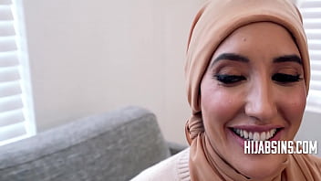 Menghancurkan Hambatan Budaya Dengan Setiap Gerakan Yang Menggairahkan