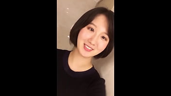 Dorrit Yaqi Dari China Memompa Keras Dildo Kontolnya
