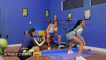 Bikin Nge-pump Gara-gara Nonton Bintang Porno Tercabul Berkeringat Saat Olahraga Mesum