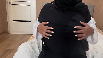 Jasmine Si Milf Arab Menggoda Tanpa Celana Dalam