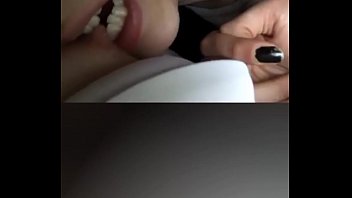 Lesbian Turki Yang Panas Dan Menggairahkan.