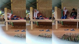 Gadis Remaja Mesum Di Gubuk Tempat Wisata Bikin Heboh