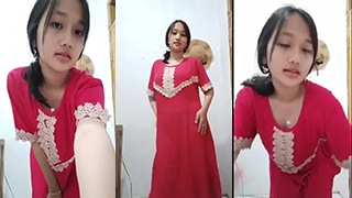 Nadia, Budak Seksi Bergaun Merah Yang Menggoda Dan Menggiurkan