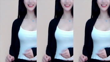 Em Gái Trung Mặc Váy Ngắn Cưỡi Tàu Lượn ướt át