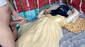 Gadis Desi Berbusana Kuning Ditusuk Habis-habisan Kontol Besar India Di Video Porno