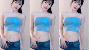 Em Gái Trung Quốc Uốn éo Thân Hình Nóng Bỏng Khiến Anh Em Không Thể Kiềm Chế