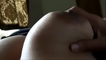 Adik Ipar Meraba Payudara Montok Bhabhi Berblus Hijau Seksi
