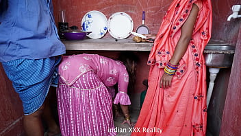 Desi Saand Ki Garmi: Rasoi Mein Chudai Ka Maza