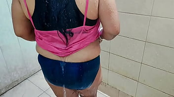 Mandi Telanjang Birahi Bhabi Desi Baru Nikah Yang Liar Dan Menggoda