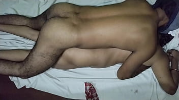 Gadis India Tunduk Dihajar Pantatnya Tanpa Ampun