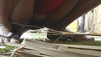 Bulu Lebat Desi Basah Kuyup