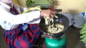 Gadis India Jabaradast Menggoda Adik Tiri Dengan Gaya Seksi