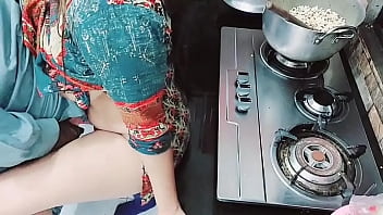 Istri India Sibuk Masak Sementara Lubang Pantatnya Ditusuk Suami Yang Suka Ditipu Dengan Audio Hindi Yang Jelas