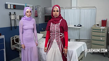 Dokter Bule Nakal Suntik Sperma Panas Ke Memek Istri Arab Yang Haus Benih Saat Periksa Kesuburan