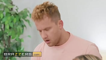 Kayley Gunner Tak Tahan Godaan Untuk Menjilat Kontol Van Setelah Menangkapnya Ngentot Brynn Michaels – Brazzers