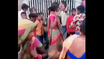 Gadis India Yang Menggoda Dengan Lekuk Tubuh Yang Membara