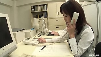 Mengisap Kontol Di Kantor Adalah Cara Yang Sangat Asyik Untuk Menghabiskan Waktu