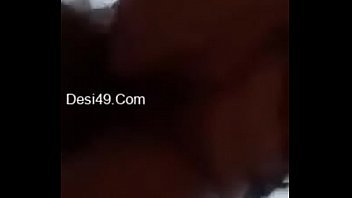 Istri Desi Yang Menggoda Sedang Menunggu Untuk Dipuaskan