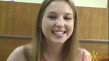 Sunny Lane Si Pirang Panas Menekuk Badan Di Ruang Rawat Inap Untuk Aksi Mesum