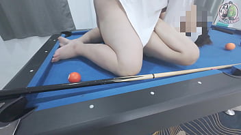 Gadis Thailand Naik Ke Meja Biliar… Lalu Diharduki Gila-gilaan! Suara Erangan Thai