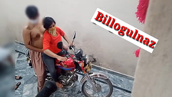 Teman Goyang Ganas Di Atas Motor Dengan Suara Mesra Hindi