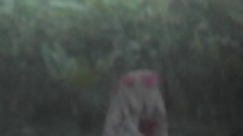 Wanita Seksi Desi Mengencingi Dengan Liar