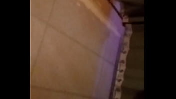 Enggan Direkam, Tapi Tubuhnya Memohon Untuk Diabadikan