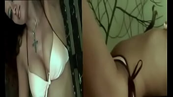 Model India Berpayudara Besar Dan Menggoda