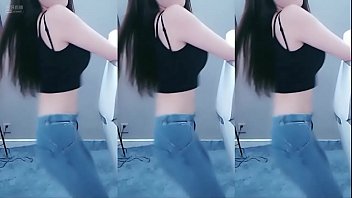 Vũ điệu Rung Lắc Mông Gợi Cảm Của Cô Gái Trung Quốc