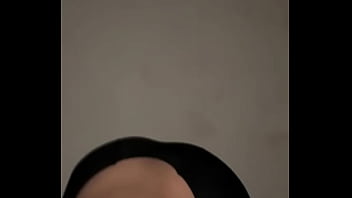 Gadis Arab Berhijab Berubah Jadi Pelacur Anal, Merentangkan Pantat Besarnya Lebar-lebar Seperti Pelacur