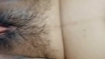 Gadis Desi Dengan Memek Bengkak Yang Menggoda