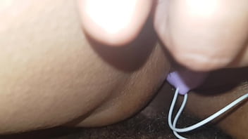 Suka Diumbar Dari Belakang Sambil Merasakan Getaran Bola Di Lubang Basahku