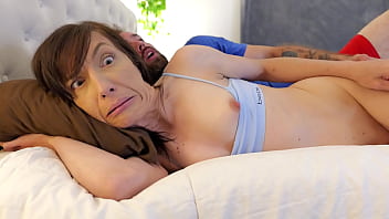 Mengisi Rahim Putri Tiri Mungilku Di Ranjang – Terapi Keluarga Yang Panas – Menitikkan Benih Di Dalamnya