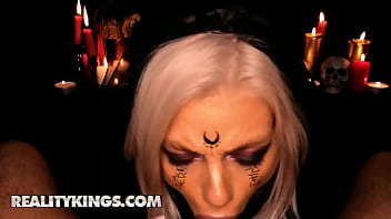 Owlcrystal Mendambakan Muka Cantiknya Dihujani Spermanya Yang Deras Setelah Menggoda Tanpa Henti – Reality Kings