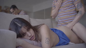 Dia Menggenjot Kakak Iparnya Saat Kakak Perempuannya Pergi.